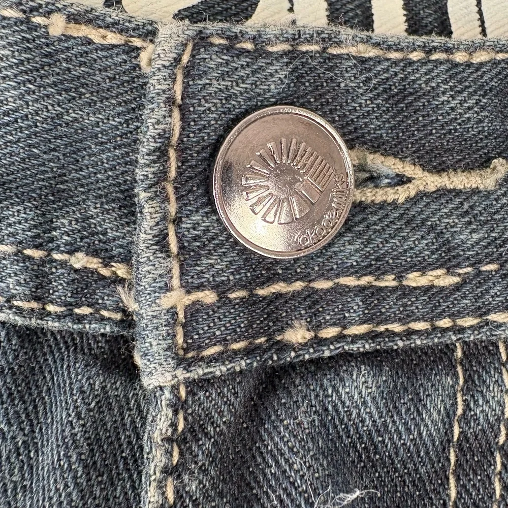 Akademiks Wide Leg Jeans size 42x32. - Picture 5 of 13